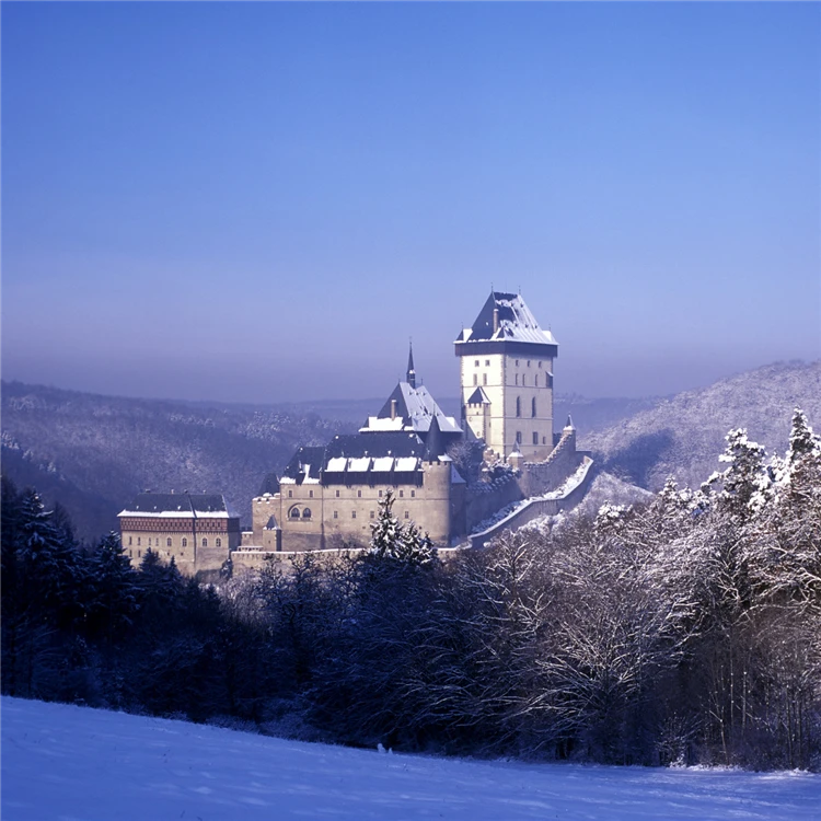 Vánoční trhy s adventní výzdobou v České republice | Královský advent na Karlštejně a Křivoklátě