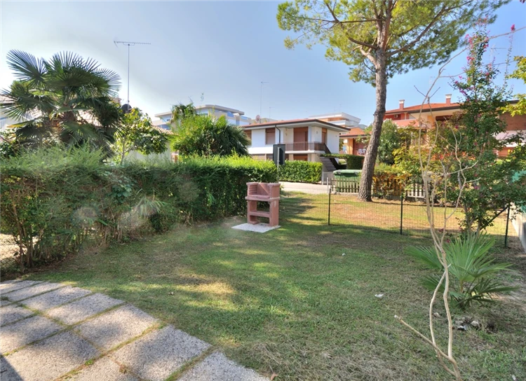 Zelená parcela pro stan v kempu Cassiopea | Bibione / Villaggio Cassiopea
