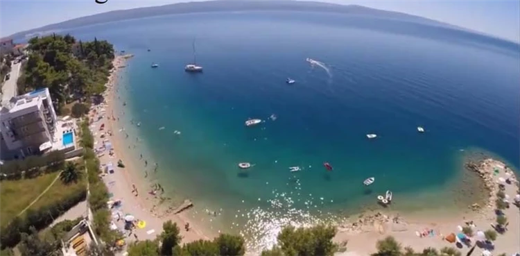 Venkovní posezení nebo bazén v Pensionu Nemira | Omiš-Nemira / Pension Nemira