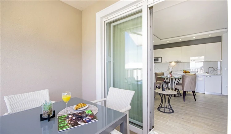 Koupelna s sprchovým koutem, apartmán Stella Maris | Promajna / Apartmánový dům Stella Maris