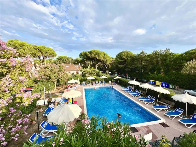 Venkovní bazén hotelu Old River v Lignanu | Lignano / Hotel Old River