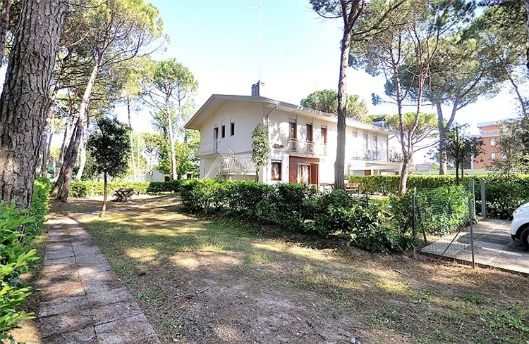 Exteriér ubytování Villa Gabbiano v Bibione | Bibione / Villa Gabbiano