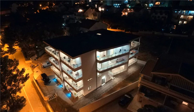 Exteriér apartmánového domu Danica v Promajně | Promajna / Apartmánový dům Danica
