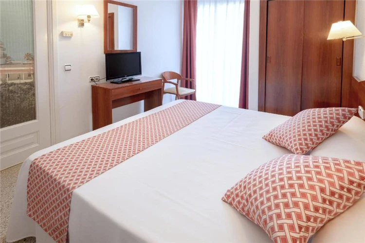 Útulný pokoj hotelu GHT Balmes v Calelle | Calella / Hotel GHT Balmes