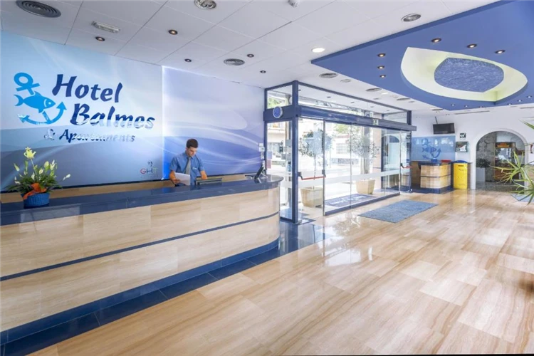 Recepce hotelu GHT Balmes v Calelle | Calella / Hotel GHT Balmes