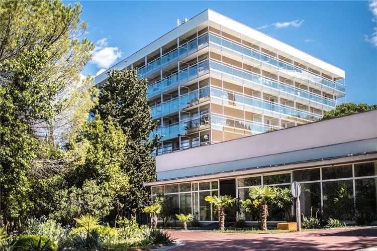 Hotel Imperial ve Vodicích – pohled na budovu hotelu | Vodice / Hotel Imperial