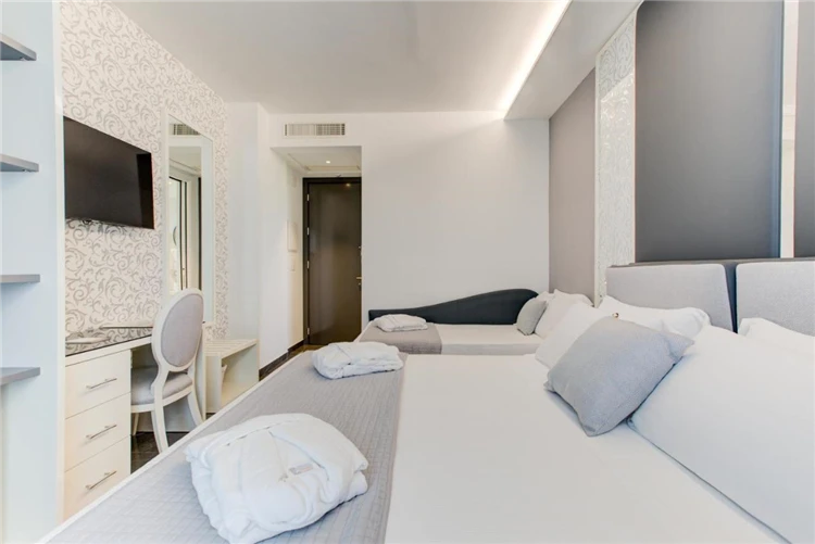 Terasové posezení hotelu Due Mari v Rimini | Rimini / Hotel Due Mari