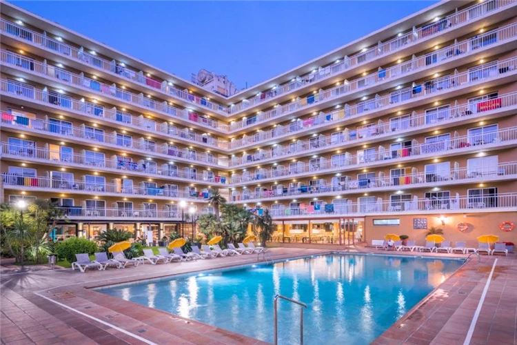 Hotel President Calella – celkový pohled na budovu hotelu | Calella / Hotel President