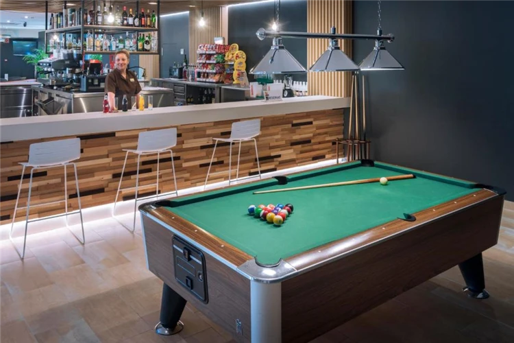 Kulečníkový stůl v herně hotelu President Calella | Calella / Hotel President