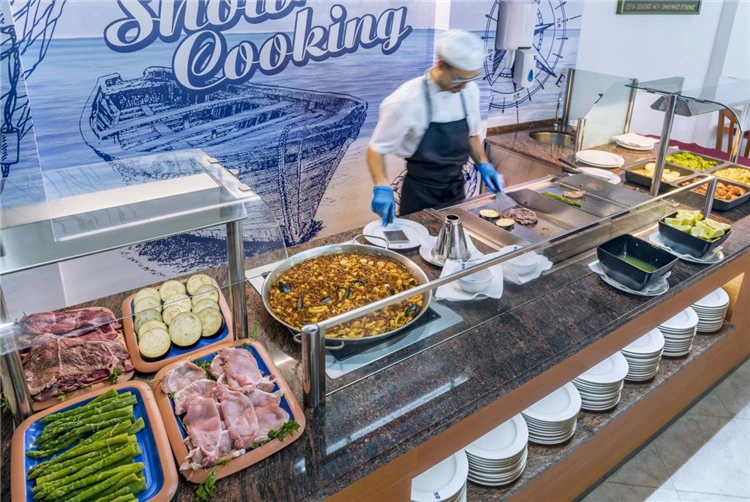 Show cooking na živé stanici v hotelu GHT Marítim | Calella / Hotel GHT Marítim