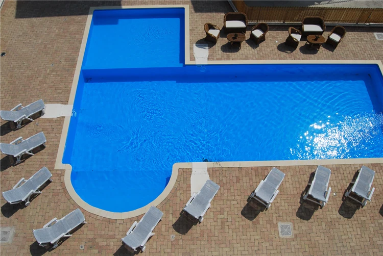Exteriér rezidence Playa Sirena s okolní zelení | Tortoreto Lido / Residence Playa Sirena
