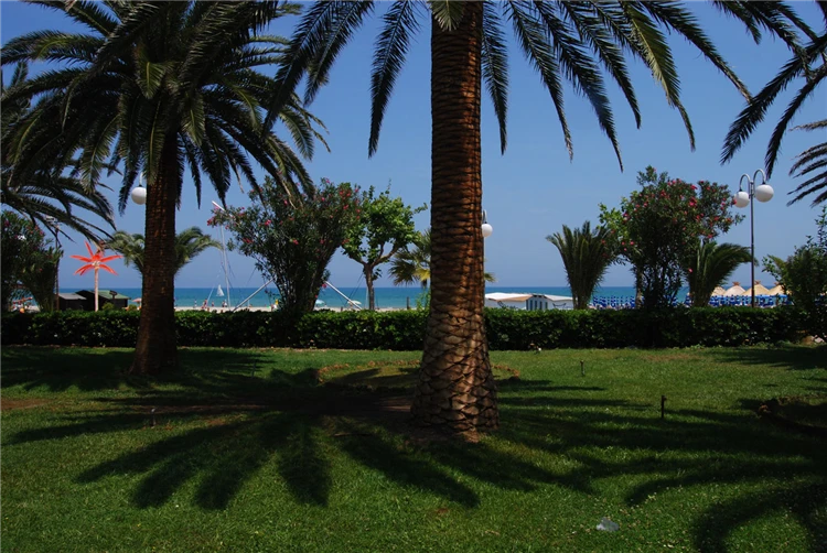 Terasa apartmánu Playa Sirena s výhledem | Tortoreto Lido / Residence Playa Sirena