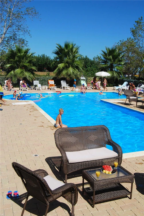 Večerní osvětlení areálu rezidence Playa Sirena | Tortoreto Lido / Residence Playa Sirena