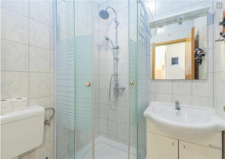 Koupelna apartmánu Filip v Medulinu | Medulin / Apartmánový dům Filip