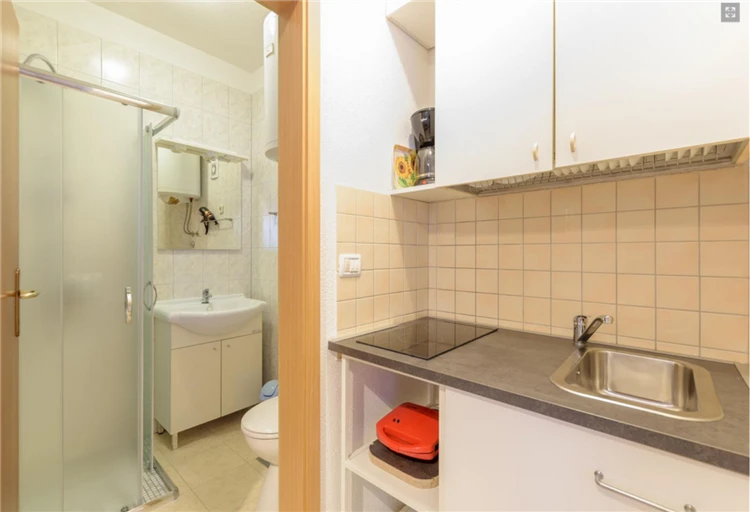 Kuchyňka monolokalitu v apartmánovém domě Filip | Medulin / Apartmánový dům Filip