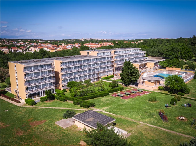 Arena Hotel Holiday – pohled na areál hotelu | Medulin / Arena Hotel Holiday