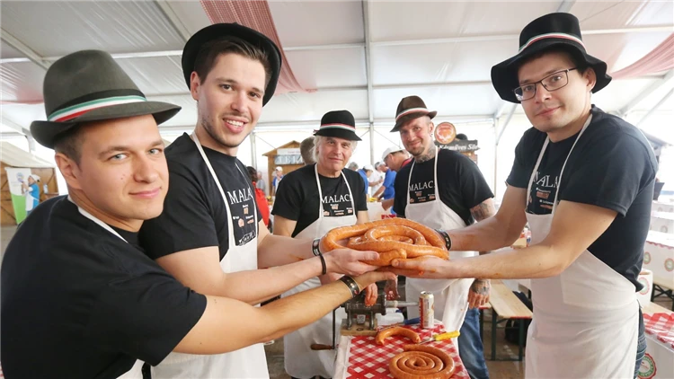 Festival klobás Csabai Kolbászfesztival v Békéscsabě | Festival klobás v Békéscsabě