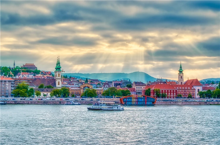 Pohled na Budapešť a Dunaj z Rybářského bastiónu | Budapešť a její blízké okolí s návštěvou Tropicaria