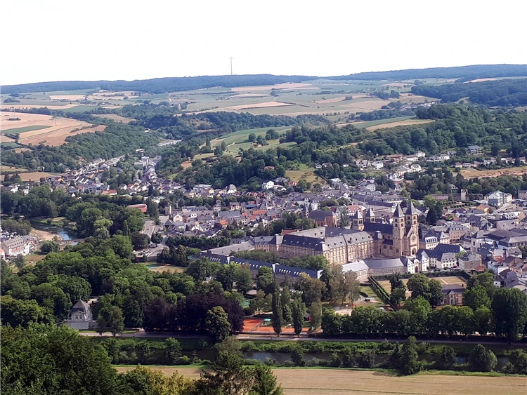 Historické centrum Echternach v Lucembursku | Belgie a Lucembursko s květinovým kobercem