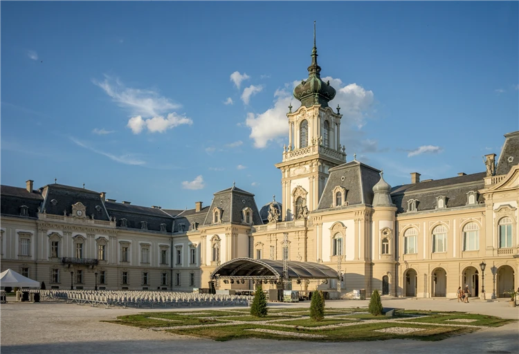 Historické centrum města Keszthely u Balatonu | Prázdniny u Balatonu
