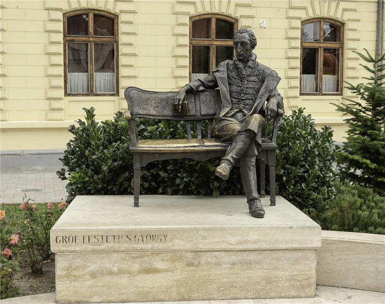 Detail sochy v maďarském městě u Balatonu | Prázdniny u Balatonu