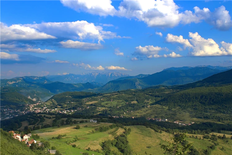 Digitálně upravená fotografie krajiny Bosny a Hercegoviny | Mystická Bosna – za tajemstvím pyramid