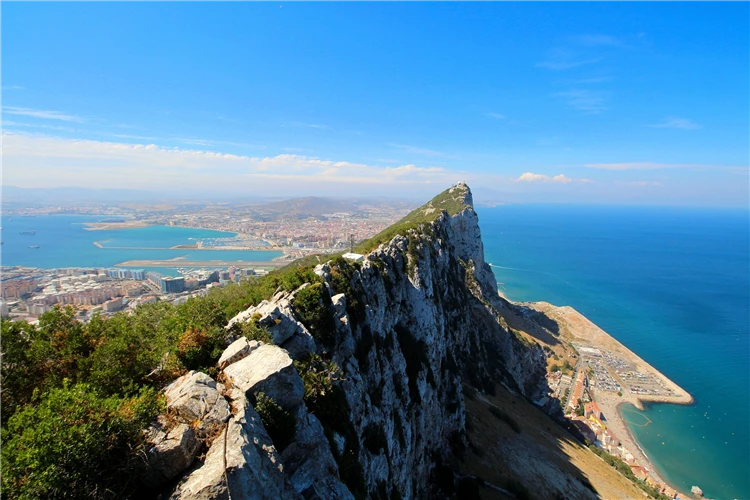 Pohled na Gibraltar a průliv z vyhlídkového bodu | Andalusie s výlety