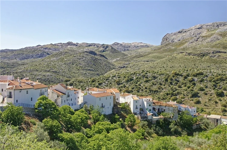 Malebná ulička v andaluském městě, Španělsko | Andalusie s výlety