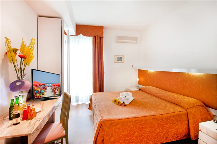 Pokoj v hotelu Canguro s lůžky a standardním vybavením | San Benedetto del Tronto / Hotel Canguro