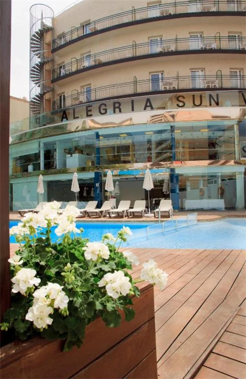 Pohled na areál hotelu Alegria Sun Village | Lloret de Mar / Hotel Alegria Sun Village