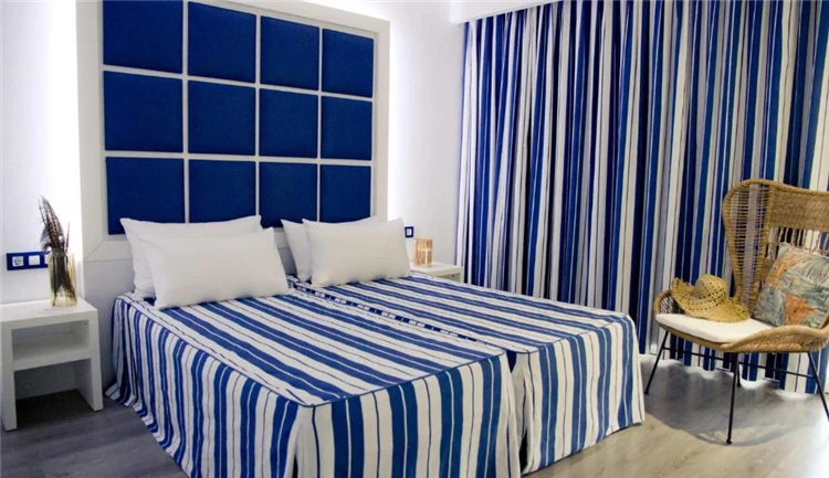 Světlý pokoj v hotelu Alegria Sun Village v Lloret de Mar | Lloret de Mar / Hotel Alegria Sun Village