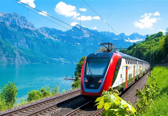 Švýcarské delikatesy a železnice UNESCO - Švýcarsko