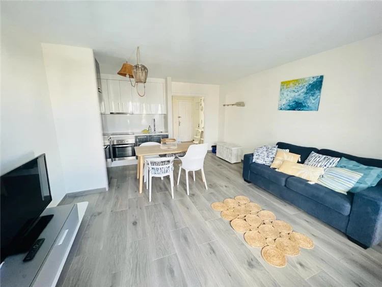 Teguisol – venkovní bazén s lehátky | Costa Teguise / Apartmány Teguisol