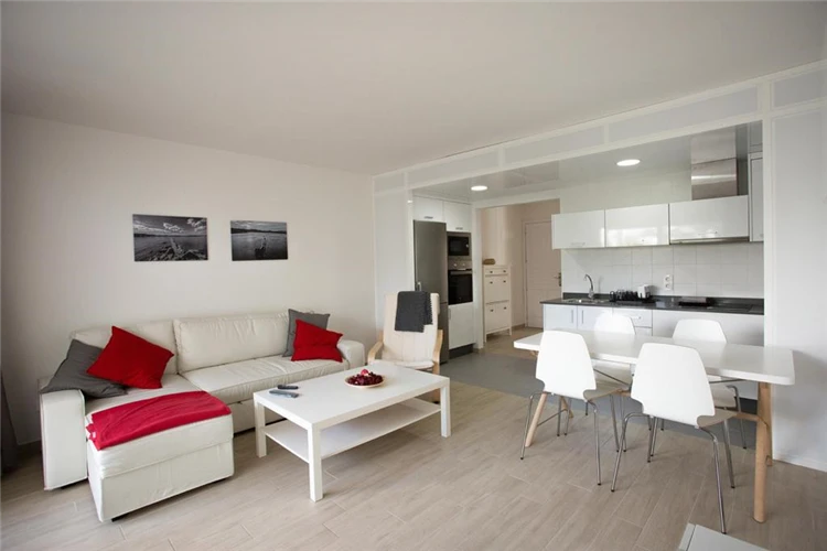 Apartmány Teguisol – zahradní terasa s posezením | Costa Teguise / Apartmány Teguisol