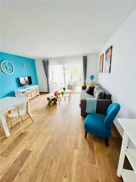 Teguisol – venkovní sprchy u bazénu | Costa Teguise / Apartmány Teguisol