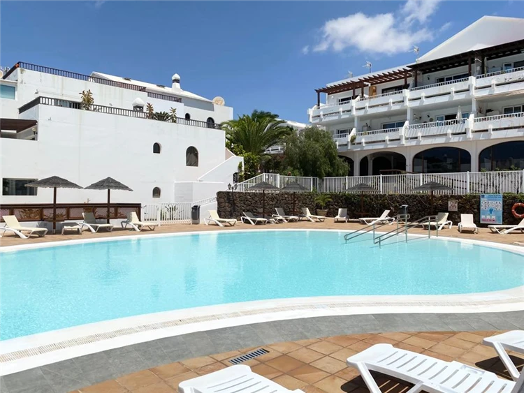 Apartmány Teguisol – kuchyňský kout s lednicí | Costa Teguise / Apartmány Teguisol