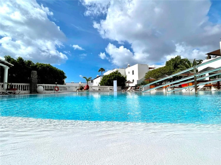 Apartmány Teguisol – prostorný apartmán pro rodiny | Costa Teguise / Apartmány Teguisol