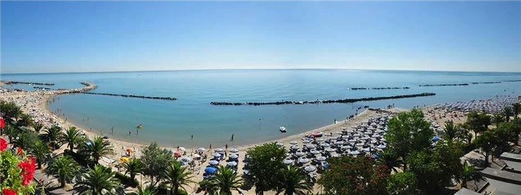 Residence Twigha Martinsicuro – noční atmosféra ve 22:00 | Martinsicuro / Residence Twigha