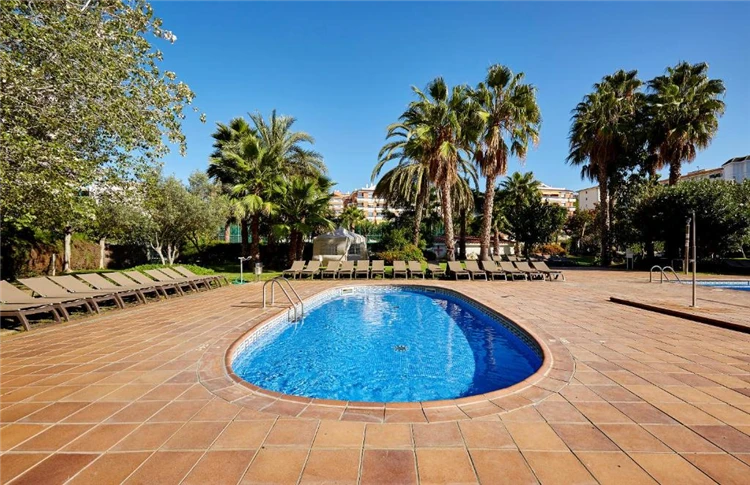 Venkovní bazén hotelu Surf Mar v Lloret de Mar | Lloret de Mar / Hotel Surf Mar