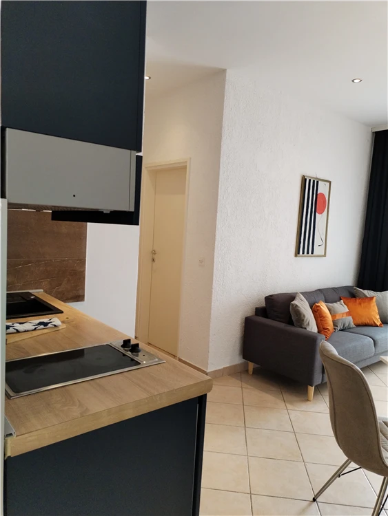 Parkoviště nebo příjezdová cesta k apartmánovému domu Milanović | Premantura / Apartmánový dům Milanović