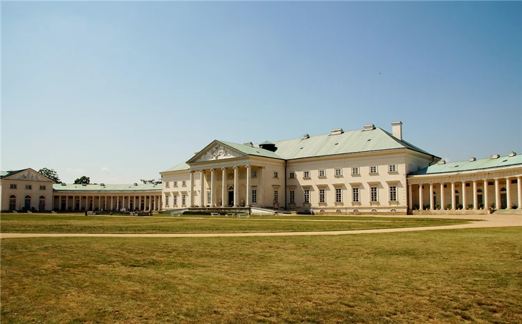 Zámek Žleby – pohled na středověký hrad v Čechách | Kutná Hora, Kačina a Žleby