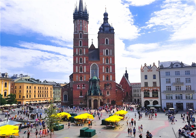 Barevné domy a kanál v historickém centru Krakova | Krakov a jeho okolí s návštěvou polských Malediv