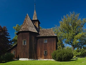 Malý dřevěný kostelík na Valašsku | Za poznáním Valašska s turistikou