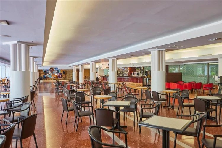 Hotelový bar Gran Don Juan Resort s výběrem nápojů | Lloret de Mar / Hotel Gran Don Juan Resort
