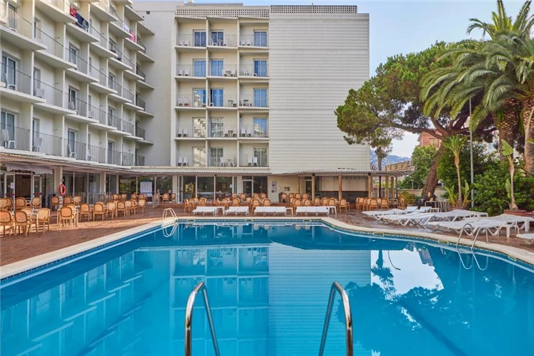 Bazén a okolní terasa Gran Don Juan Resort | Lloret de Mar / Hotel Gran Don Juan Resort