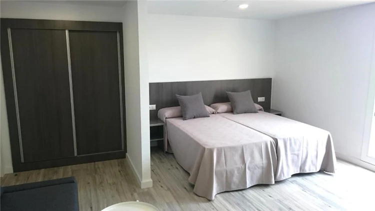 Světlý hotelový pokoj Gran Don Juan Resort s nábytkem | Lloret de Mar / Hotel Gran Don Juan Resort