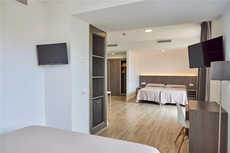 Útulně zařízený pokoj v hotelu Gran Don Juan Resort | Lloret de Mar / Hotel Gran Don Juan Resort