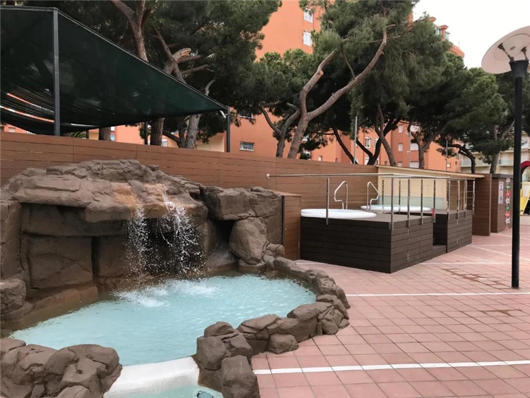 Letní pohled na bazén hotelu Reymar | Malgrat de Mar / Hotel Reymar