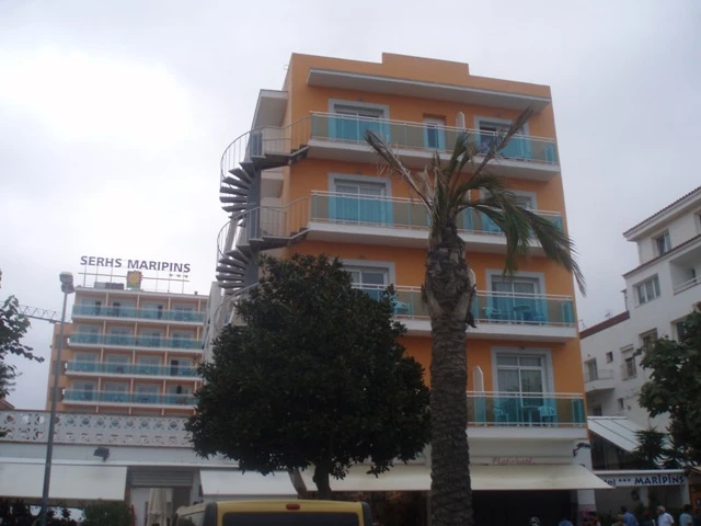 Pohled na budovu hotelu Alegria Maripins v Malgrat de Mar | Malgrat de Mar / Hotel Alegria Maripins