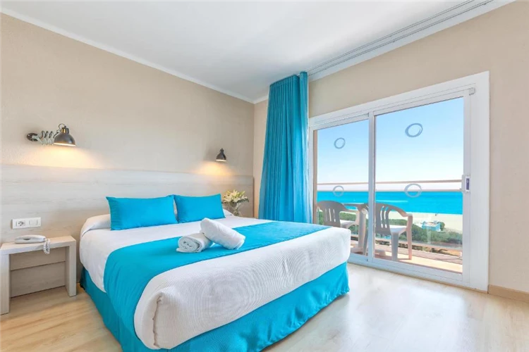Pokoj hotelu Alegria Maripins s nábytkem | Malgrat de Mar / Hotel Alegria Maripins